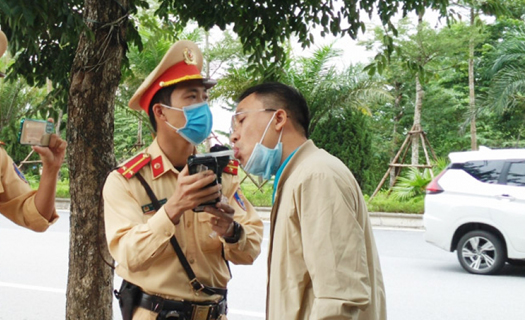 Ngày đầu Hà Nội xử lý nồng độ cồn, nhiều ma men 